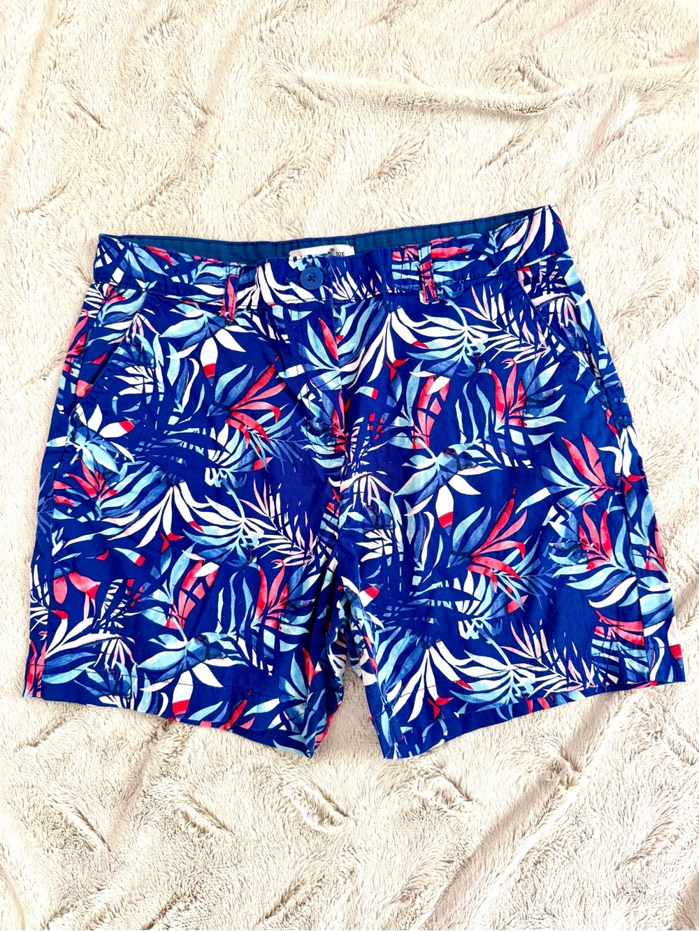 Caribbean Joe Women's Tropical Leaf Twill Shorts Blue Red Sz 10 Cotton Stretch